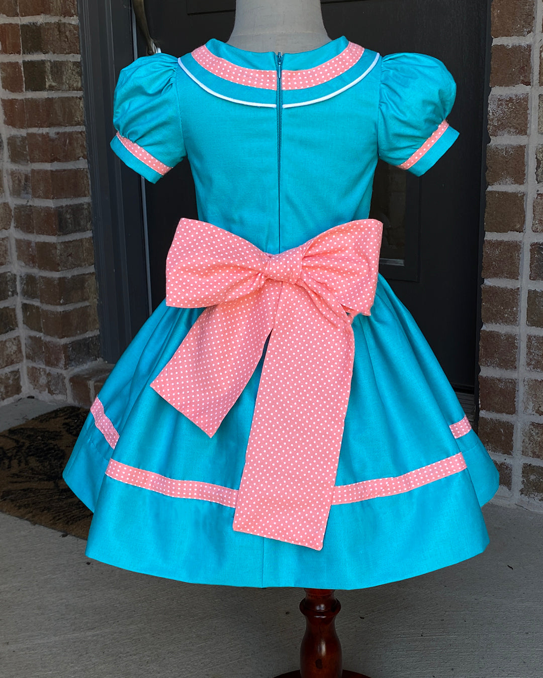 Order Up! Timeless Teal Twirler